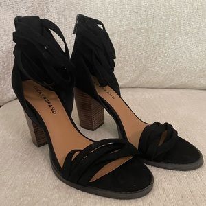 Lucky brand women’s strappy block heels size 8.5